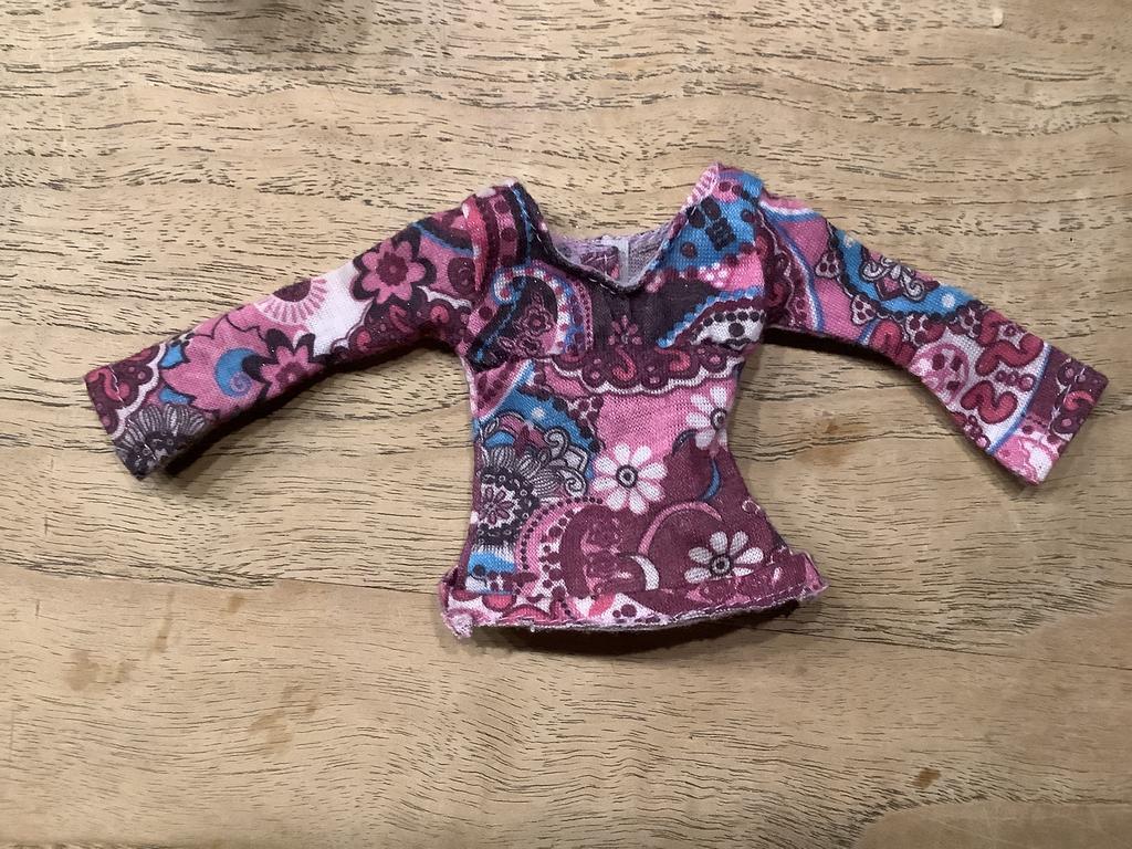 Barbie shirt, Ophalen of Verzenden, Gebruikt, Kleertjes