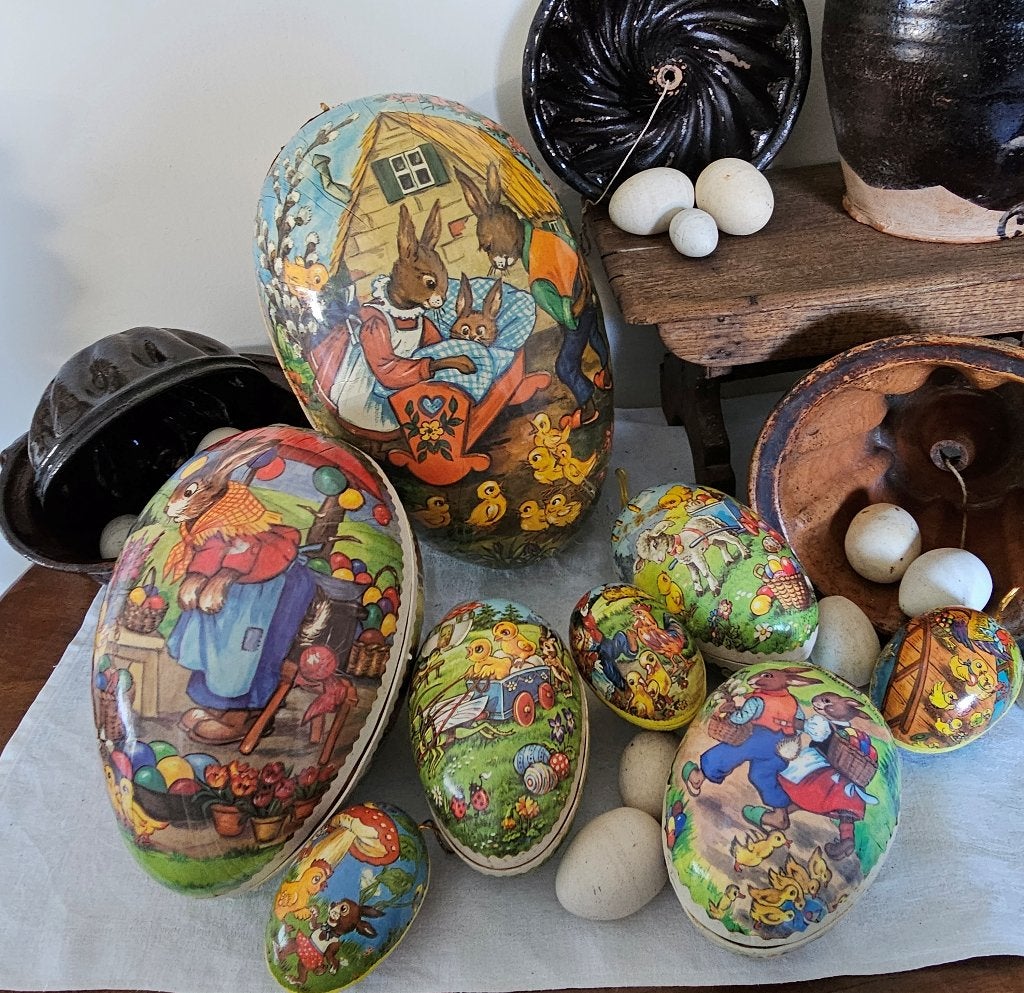 Oude PAASEIEREN candy container karton papier maché pasen, Diversen, Pasen, Ophalen of Verzenden
