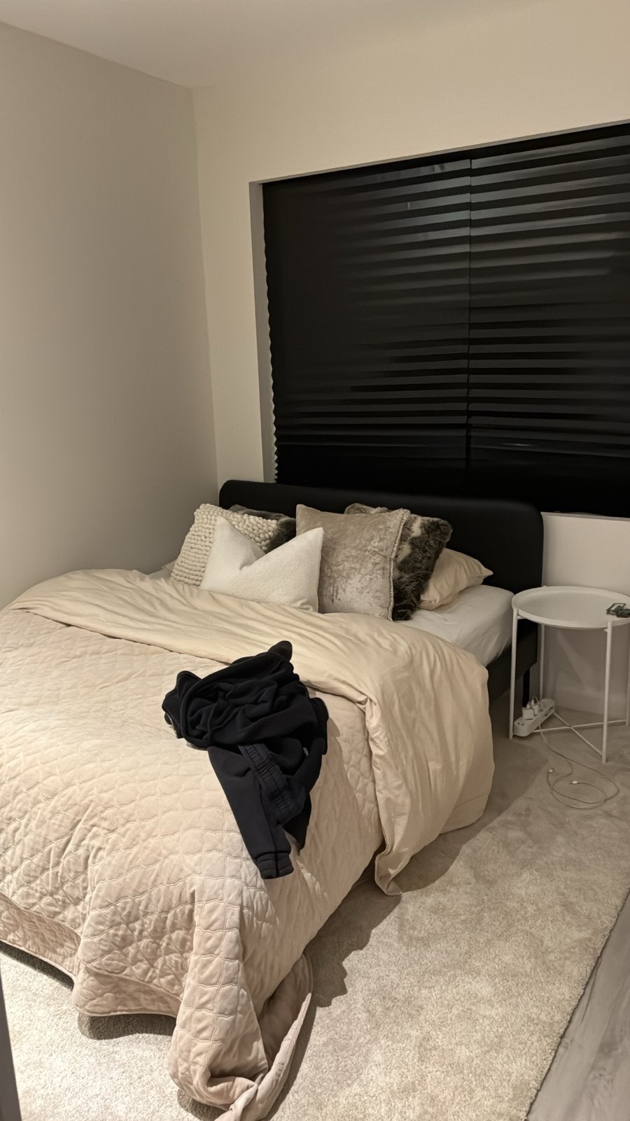 IKEA SLATTUM tweepersoonsbed zwart leer 160x200 cm, Huis en Inrichting, Slaapkamer | Bedden, Zo goed als nieuw, Tweepersoons, 160 cm