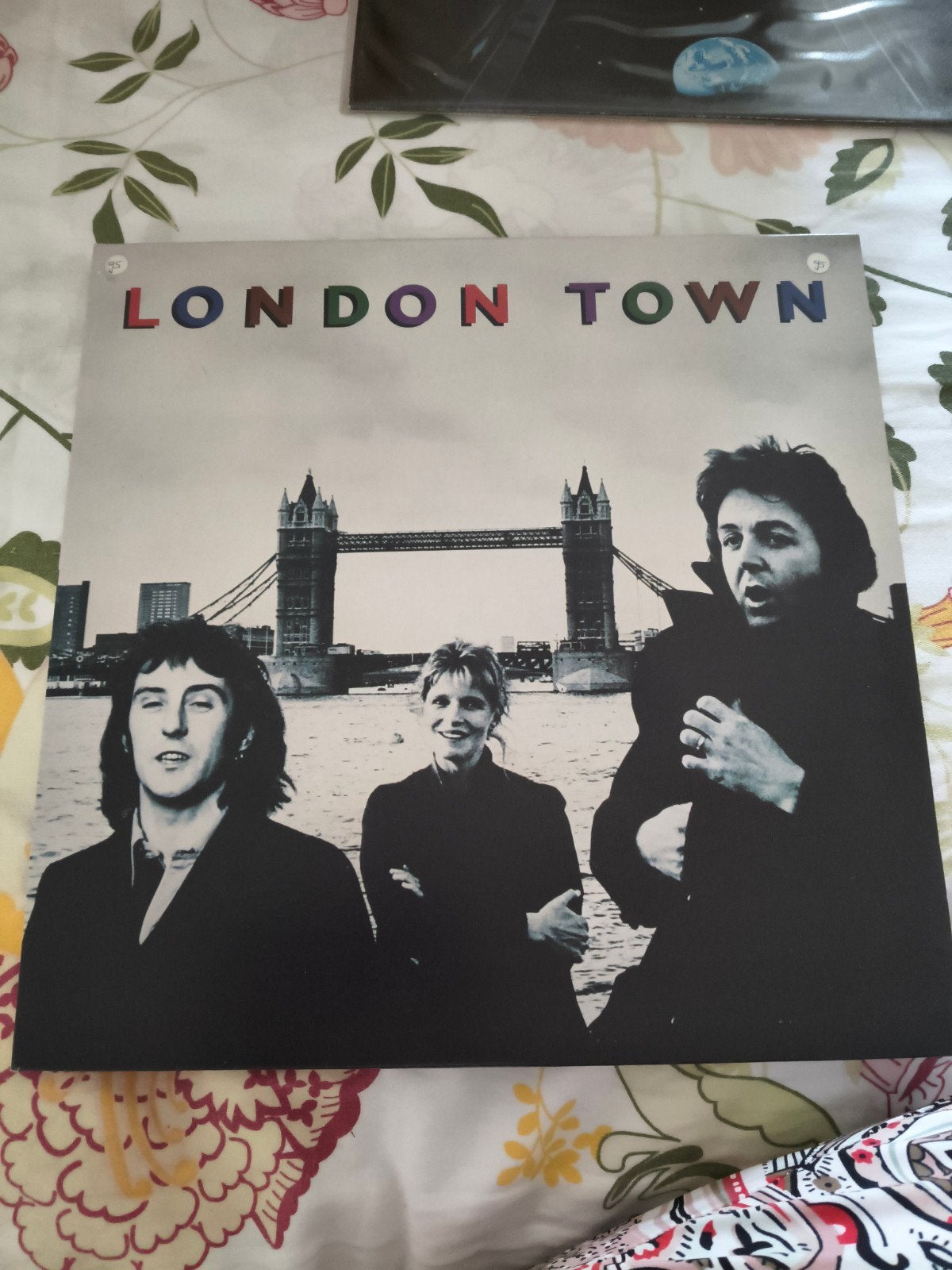 Wings - London Town LP (1978) met poster en lyrics, LP, Gebruikt, Pop, Inclusief boekje