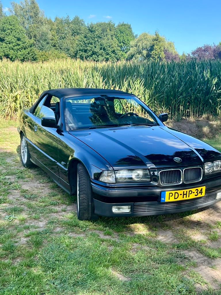 BMW E36 Cabrio– Originele liefhebbersauto-complete historie, Auto's, BMW, Achterwielaandrijving, 1575 kg, Zwart, 4 cilinders