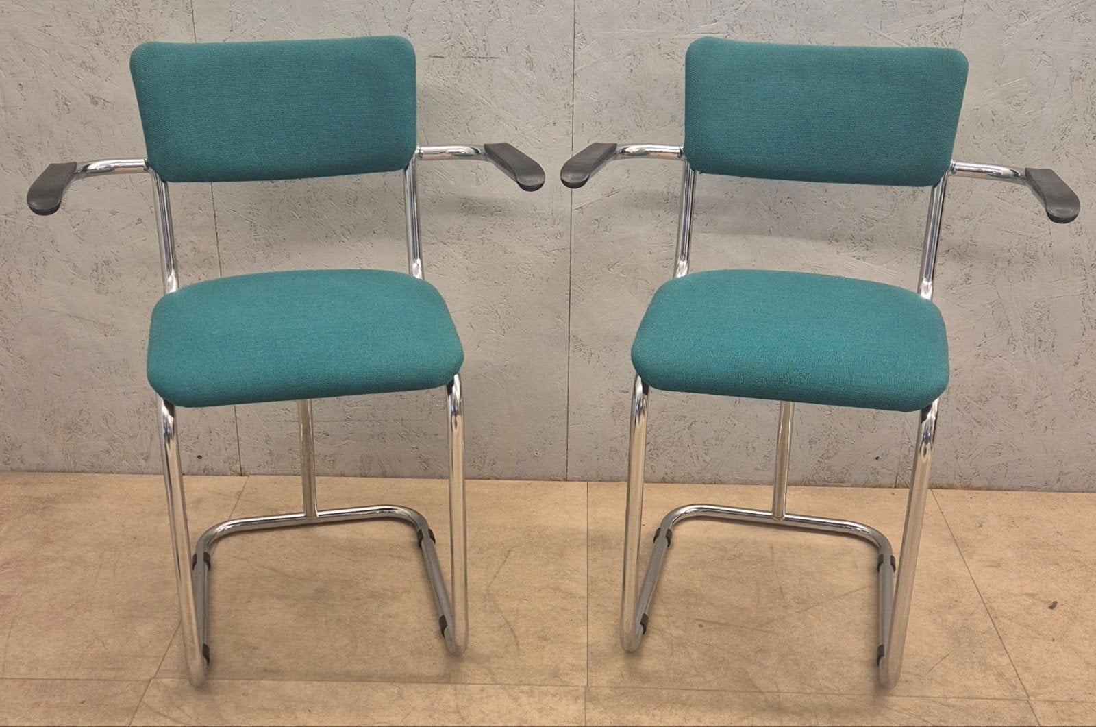 Set 2 design stoelen Gispen stijl met armleuningen, Ophalen, Gebruikt, Overige kleuren, Stof
