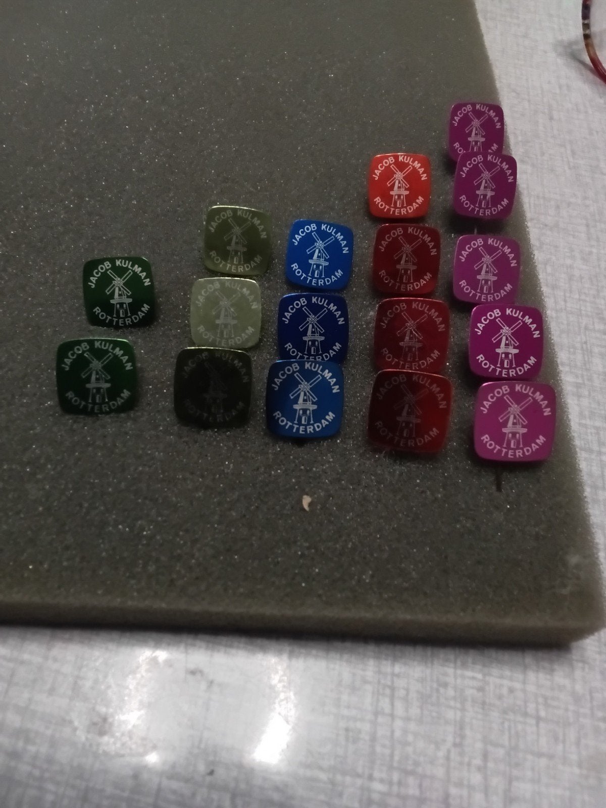 Diverse speldjes van : Jacob Kulman Rotterdam., Verzamelen, Speldjes, Pins en Buttons, Ophalen of Verzenden, Gebruikt, Overige onderwerpen