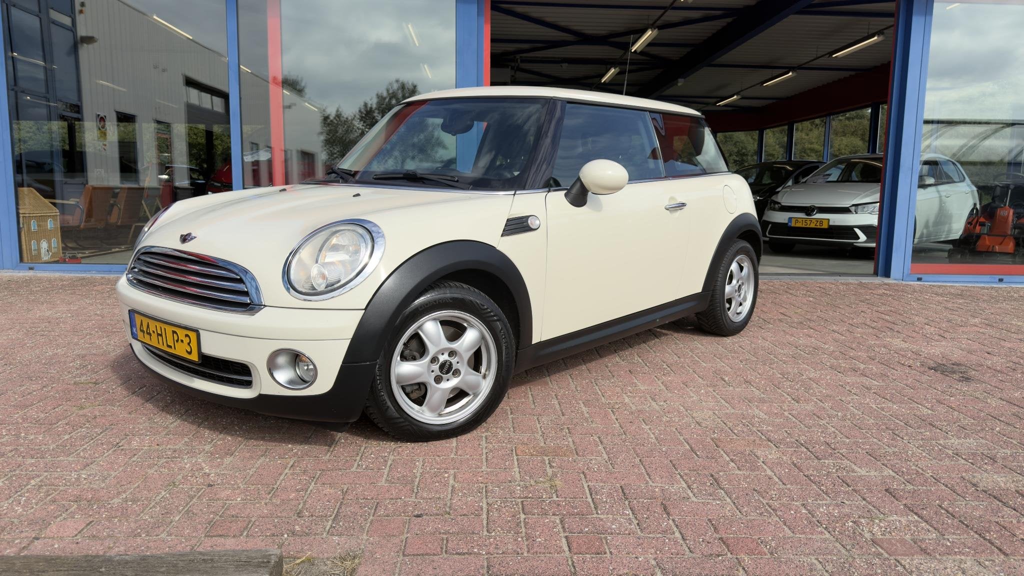 MINI 3-Deurs 1.4 One Pepper AIRCO | AUTOMAAT | LMV | NL AUTO, Auto's, Gebruikt, Zwart, 4 stoelen, Origineel Nederlands