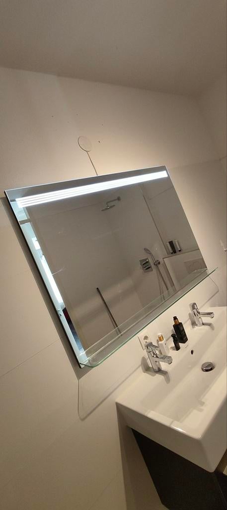 Grote badkamer spiegel, Huis en Inrichting, Badkamer | Badkamermeubels, Overige typen, Zo goed als nieuw, Minder dan 100 cm, 25 tot 50 cm
