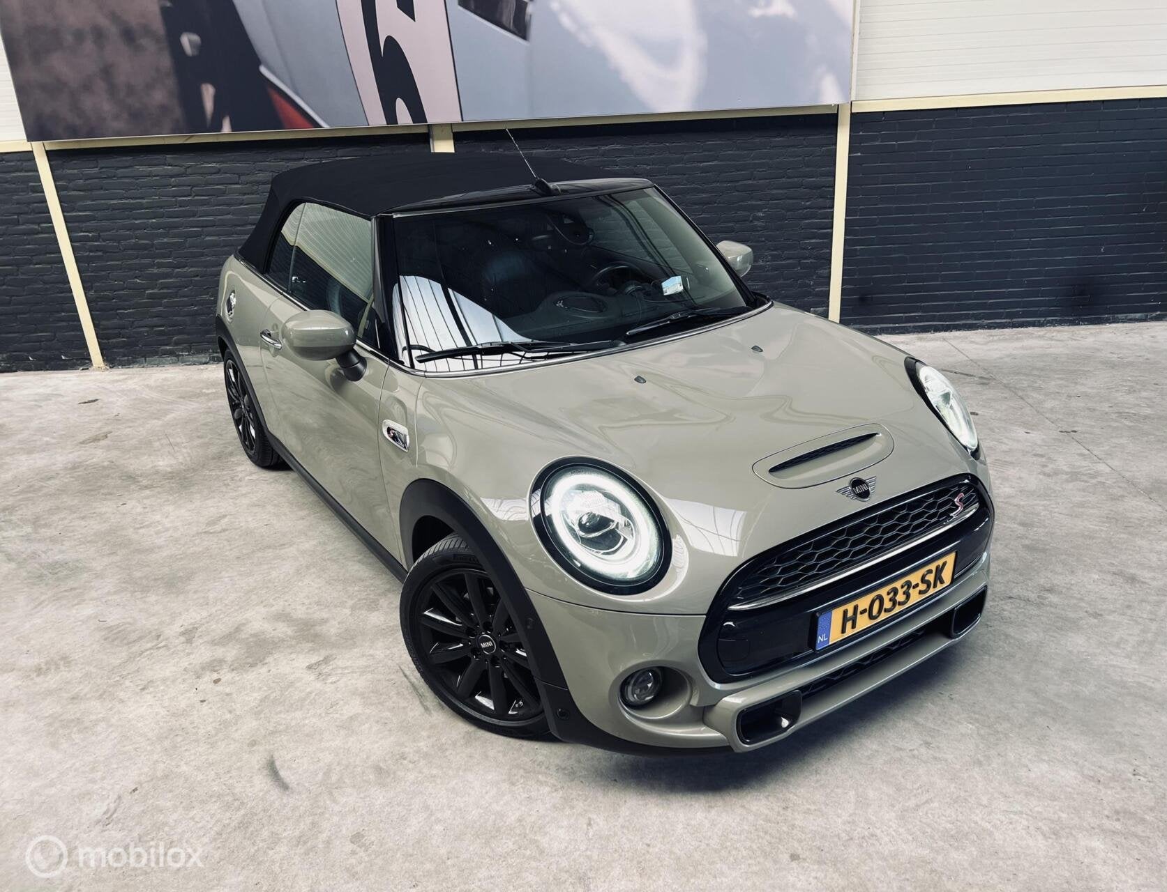 Mini Cabrio 2.0 Cooper S | Mini Yours|JCW| HUD| H&K|, 1998 cc, Gebruikt, Cabriolet, 4 stoelen