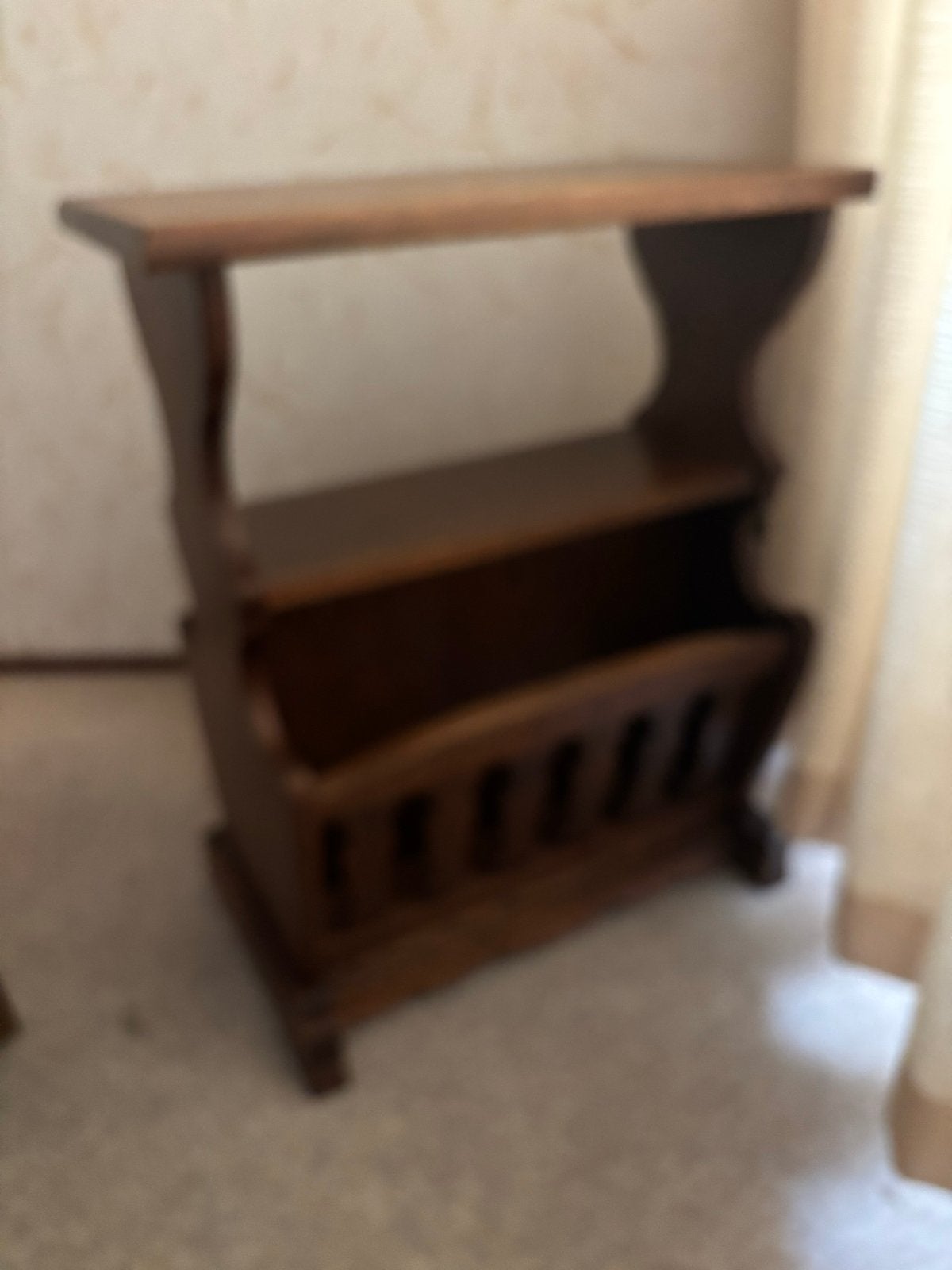 Vintage houten krantenbak met bijzettafel, Ophalen, Gebruikt, Vintage, Hout
