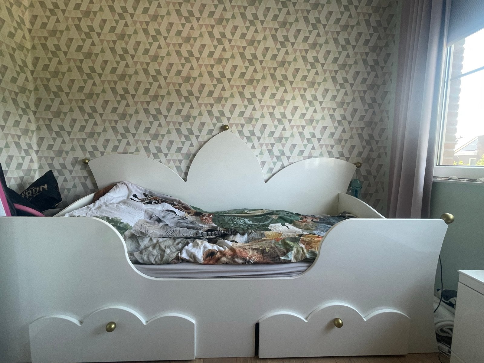 Complete kinderkamer thema kronen (bed, kasten, nachtkastje,, Ophalen, Gebruikt, Jongetje of Meisje