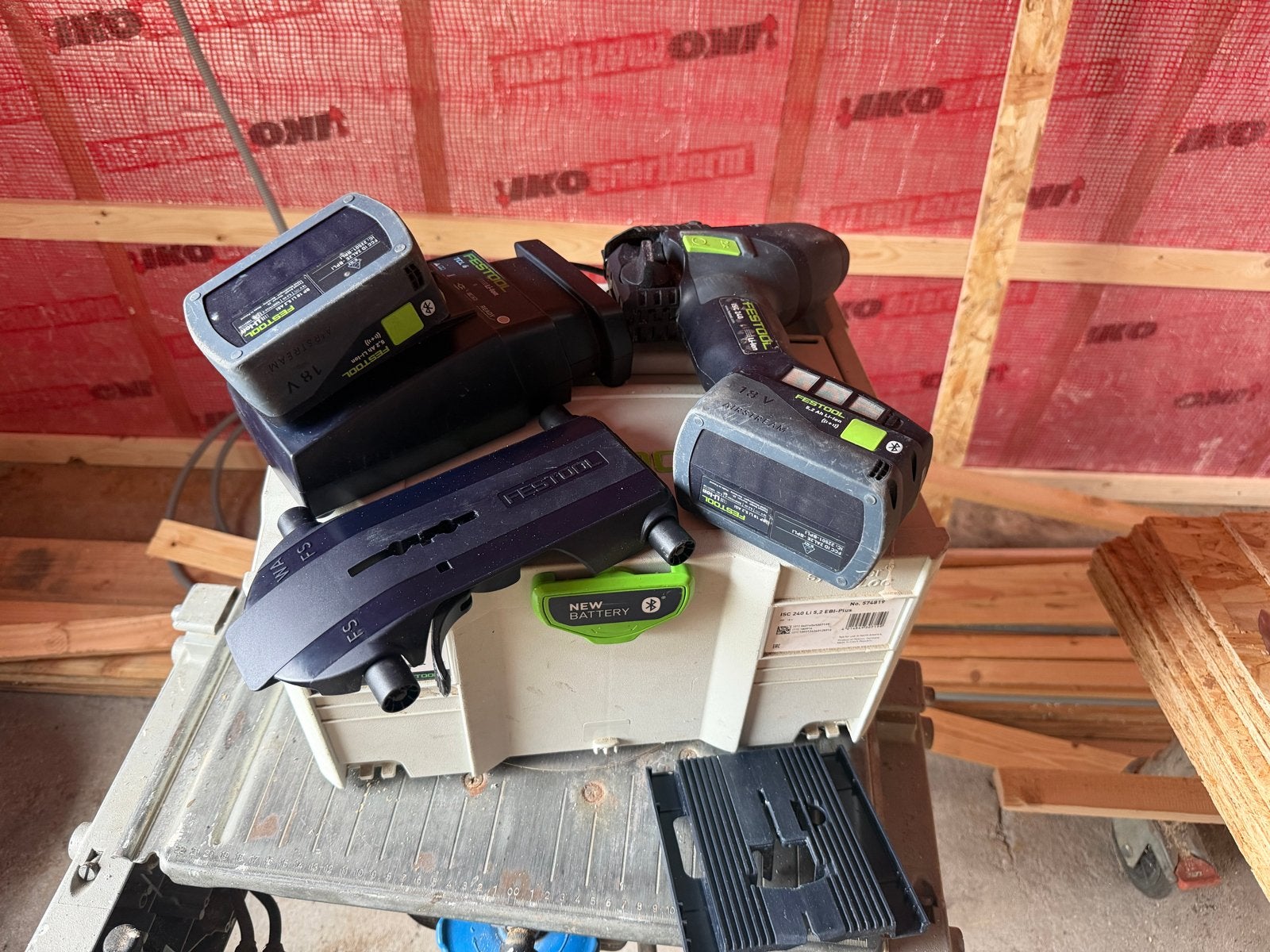 Festool ISC 240 Accu Isolatiezaag met systainer en 2 accus, Gebruikt, 70 mm of meer, Overige typen, Ophalen of Verzenden