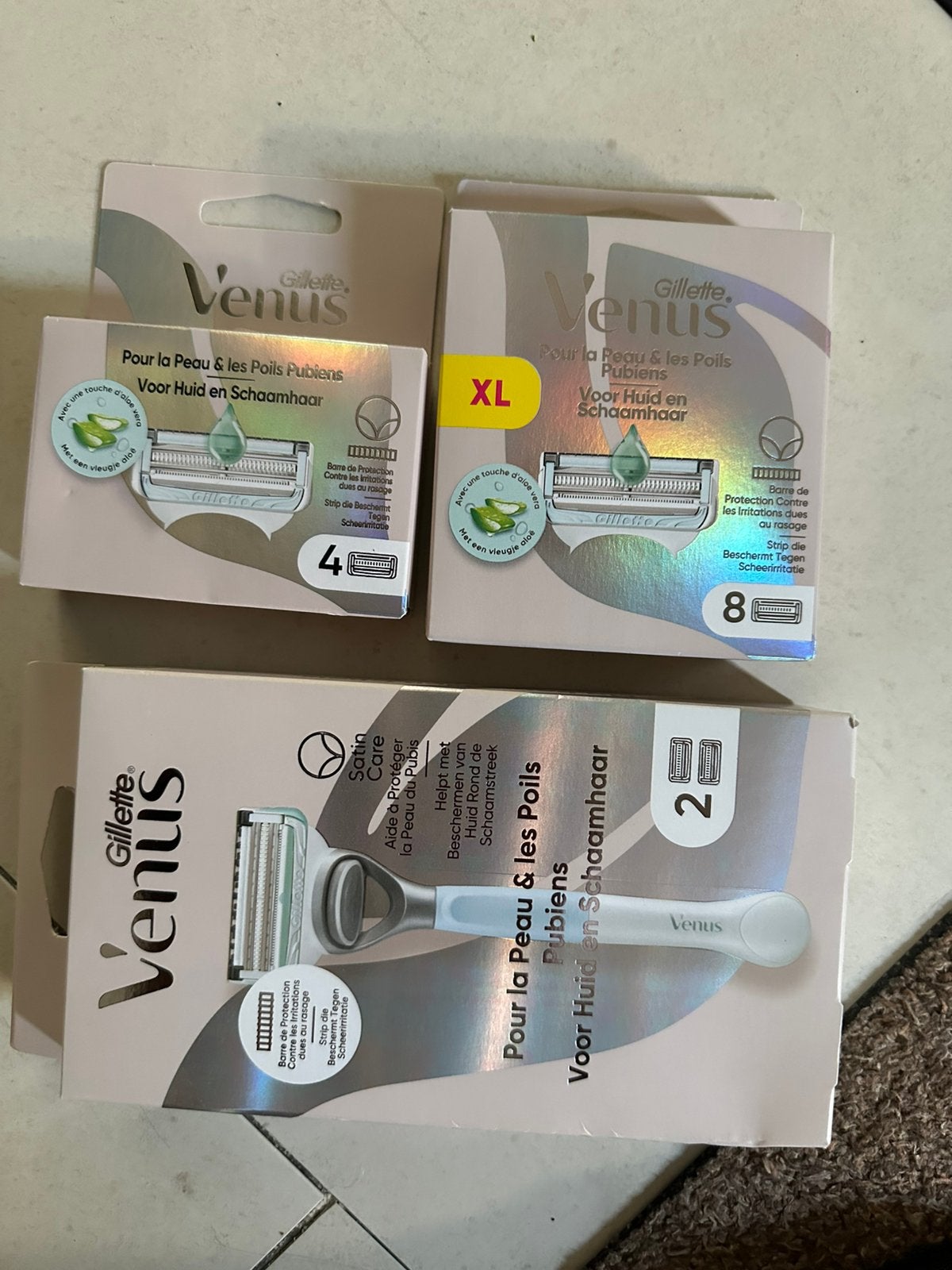 Gillette Venus razor en losse mesjes x 12, Ophalen, Nieuw, Overige typen