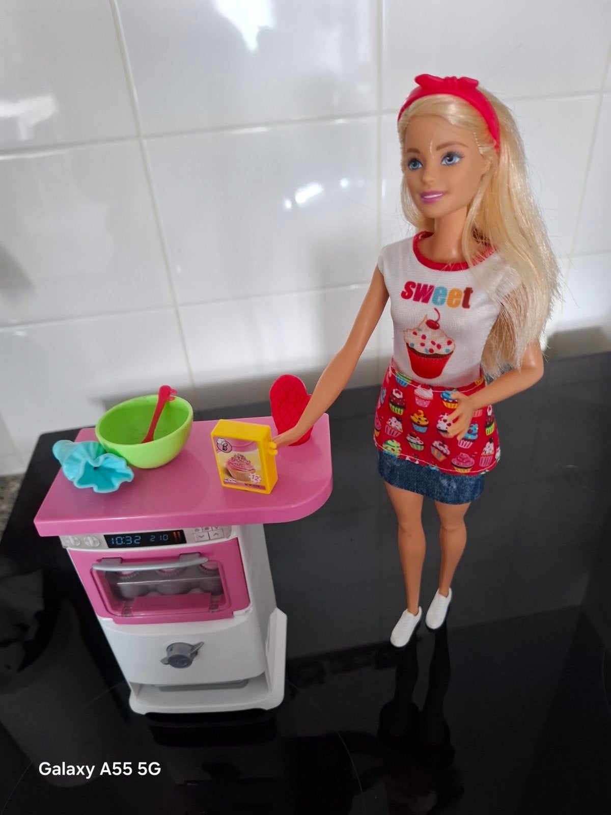 Barbie met bakkerij set en accessoires, Ophalen of Verzenden, Gebruikt, Barbie