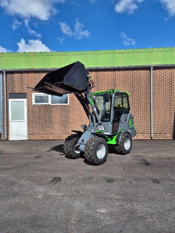 WCM L2416 (bj 2026), Wiellader of Shovel