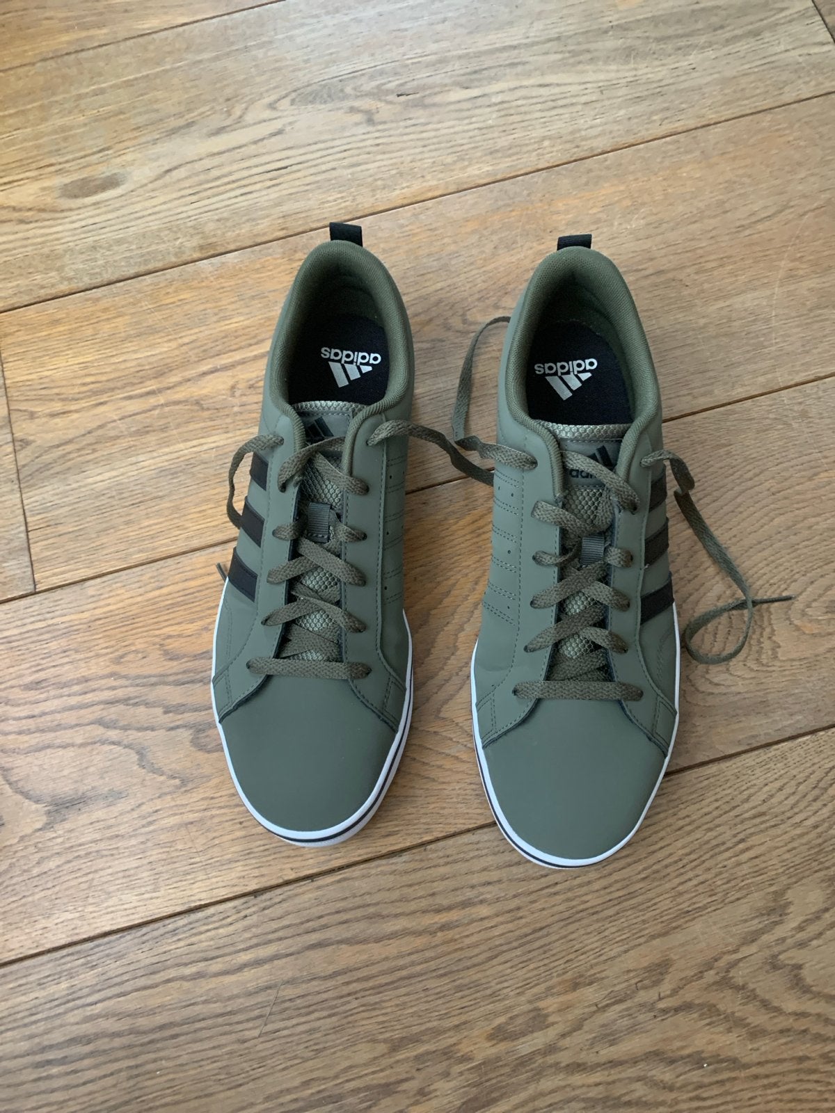 Adidas Sneakers - Groen - Maat 45, Ophalen of Verzenden, Nieuw, Groen, Sneakers of Gympen