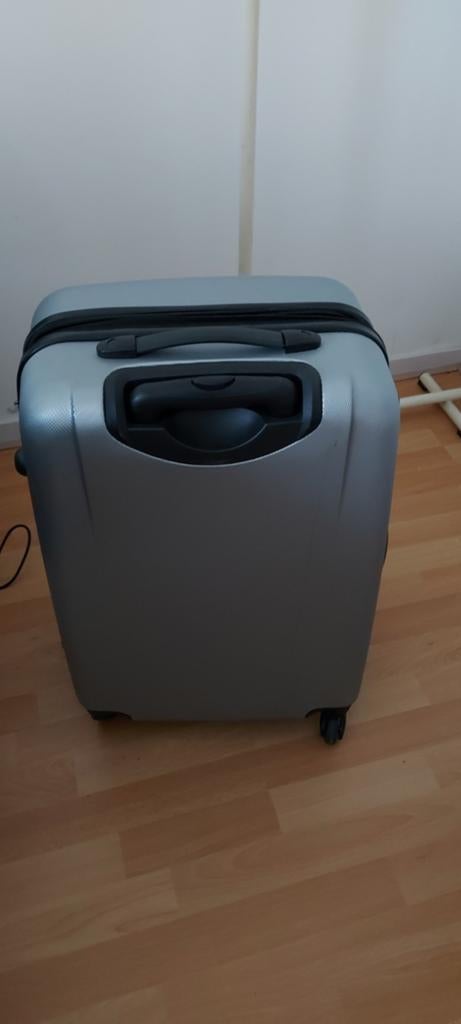 Koffer H64x40x27 - Ideaal voor reizen, Sieraden, Tassen en Uiterlijk, Koffers, Wieltjes, Gebruikt, Hard kunststof, 35 tot 45 cm