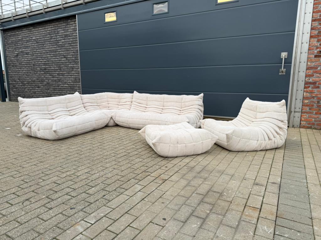 Ligne Roset volledige Togo set in Beige Corduroy 10/10 staat, Ophalen of Verzenden, Mah jong leolux sede cassina b&b italia artifort knoll vitra