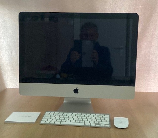 Originele iMac 21.5" met bijbehorend toetsenbord en muis, Ophalen, Gebruikt, 2 tot 3 Ghz, HDD
