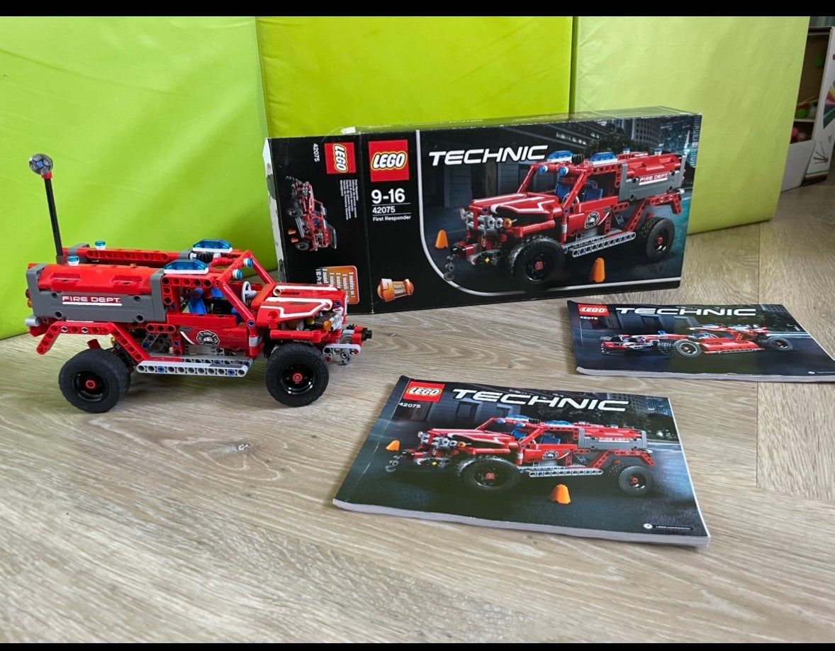 Lego technic 42075 Brandweerwagen (Fire Responder), Ophalen of Verzenden, Zo goed als nieuw