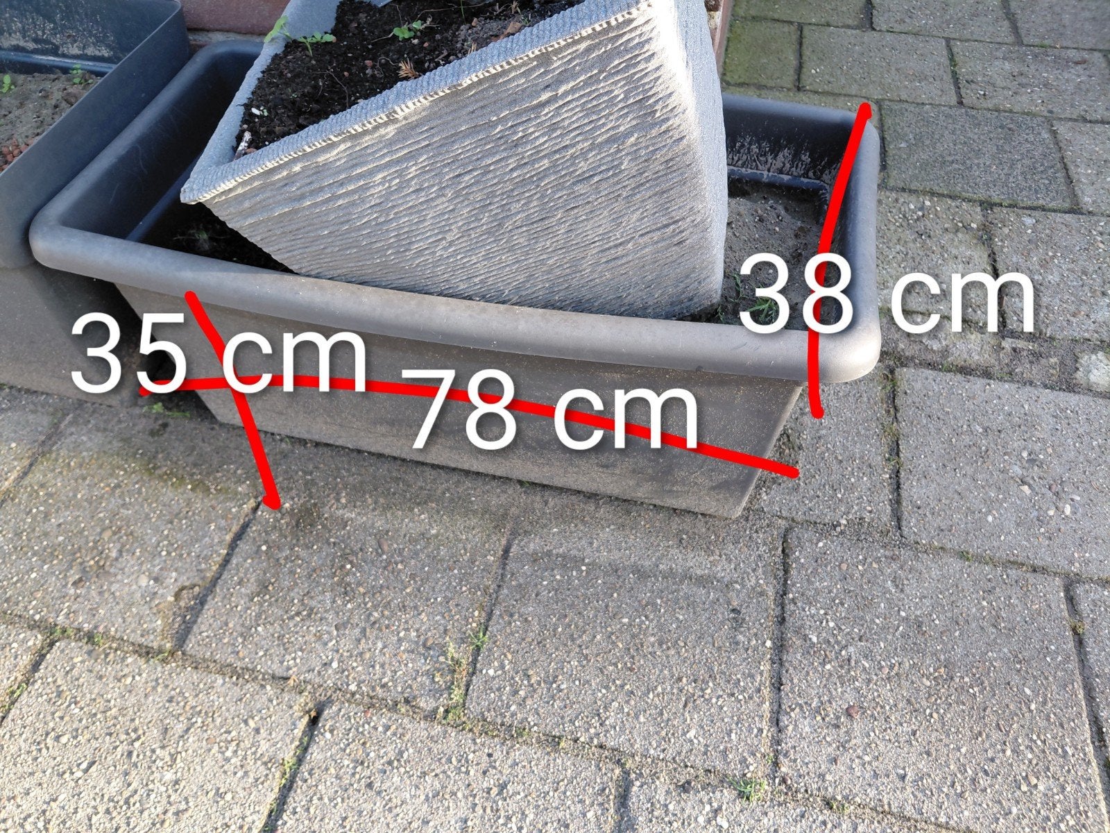 Foto 2 van bloembakken gratis met onderschotels
