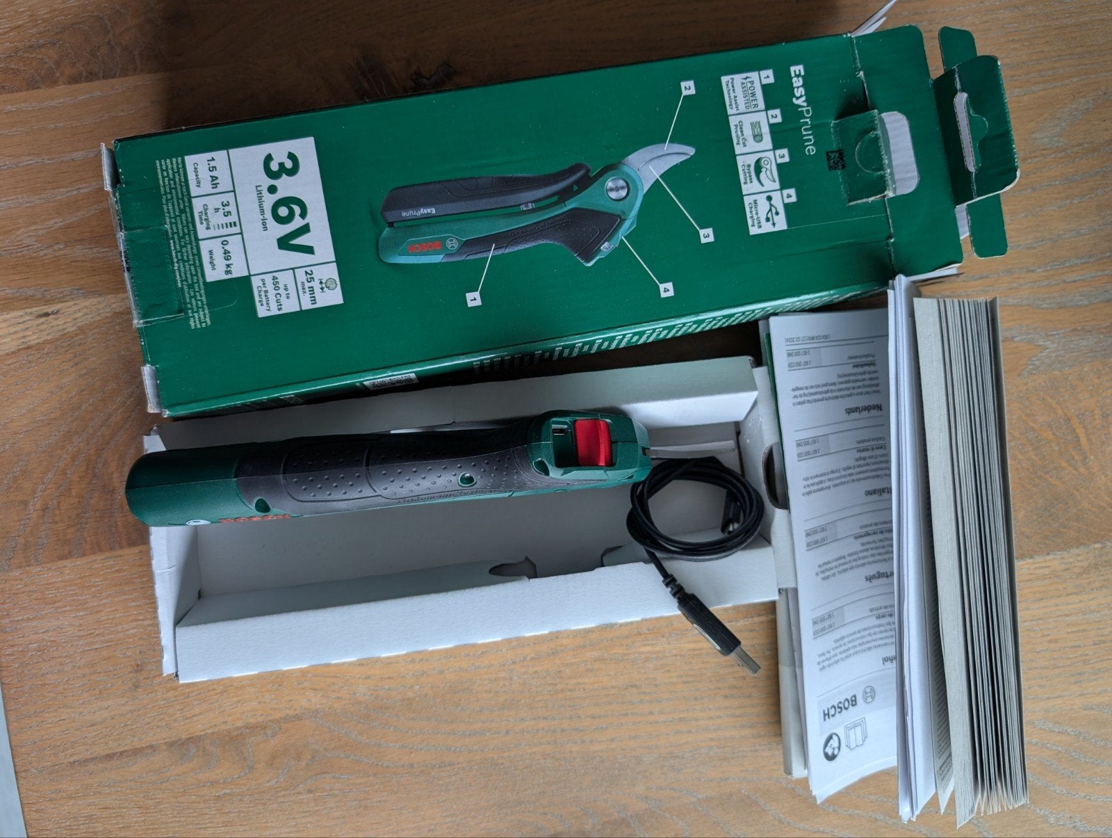 Bosch EasyPrune Accutuinschaar, Ophalen of Verzenden, Zo goed als nieuw, 20 t/m 29 mm, Einhell, Bosch, Gardena