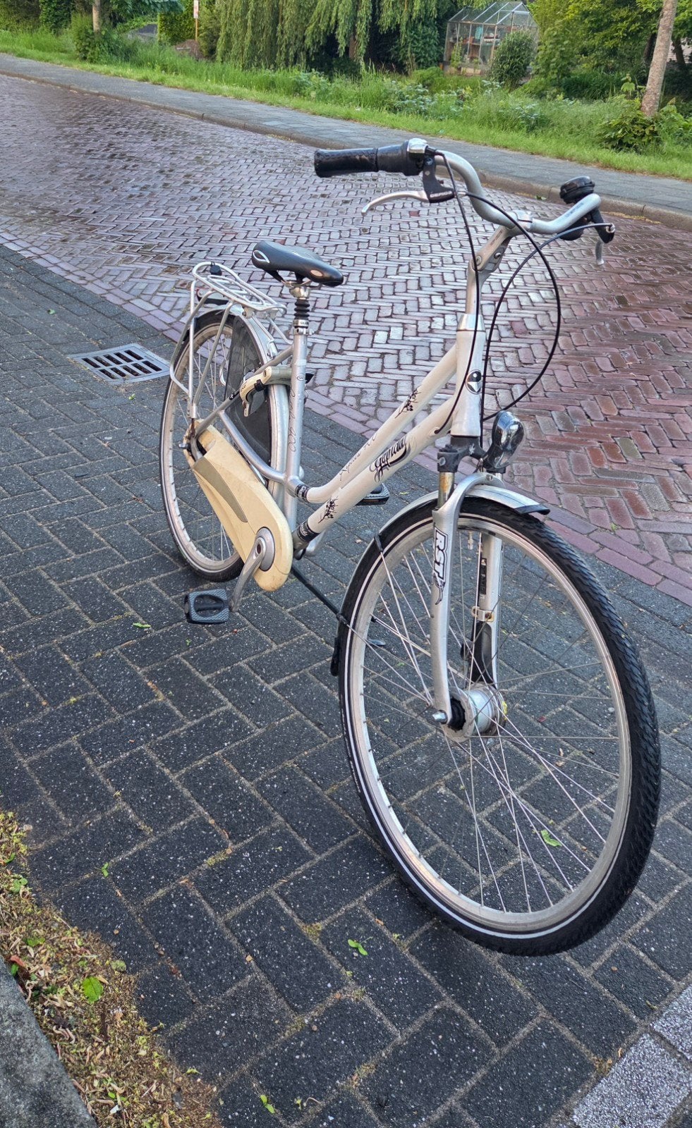 Damesfiets 28 inch, 47 tot 50 cm, Versnellingen, Zo goed als nieuw, Ophalen