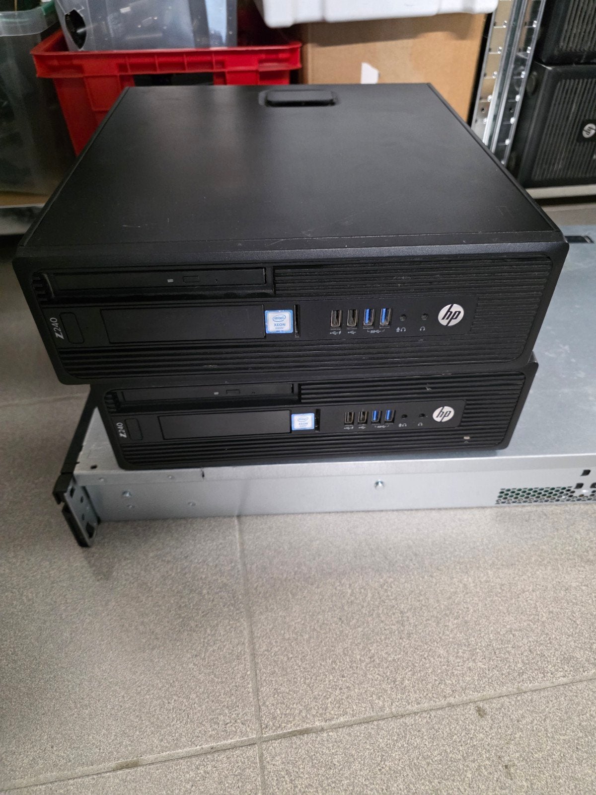 2x HP Z240 workstation, Computers en Software, Desktop Pc's, Ophalen, Minder dan 4 GB, Intel Xeon, Zo goed als nieuw