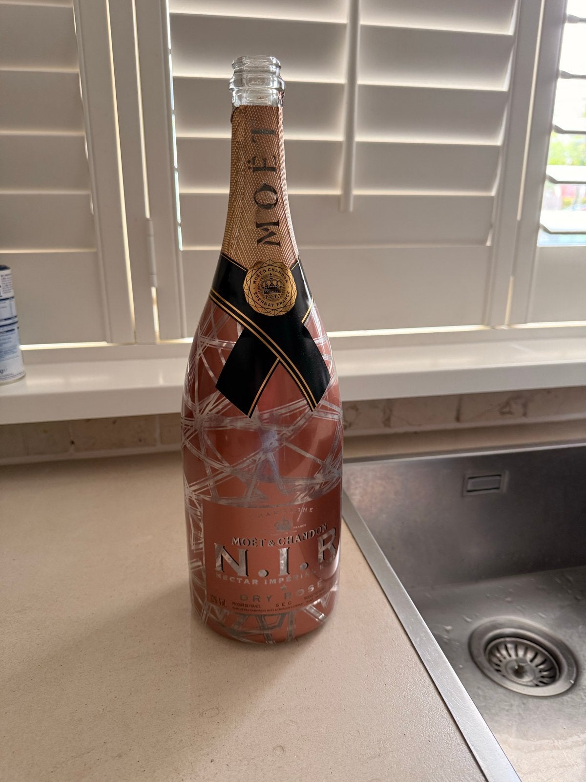 Moët & Chandon N.I.R. Rosé fles met LED-verlichting, Gebruikt, Roze, Ophalen of Verzenden, Modern