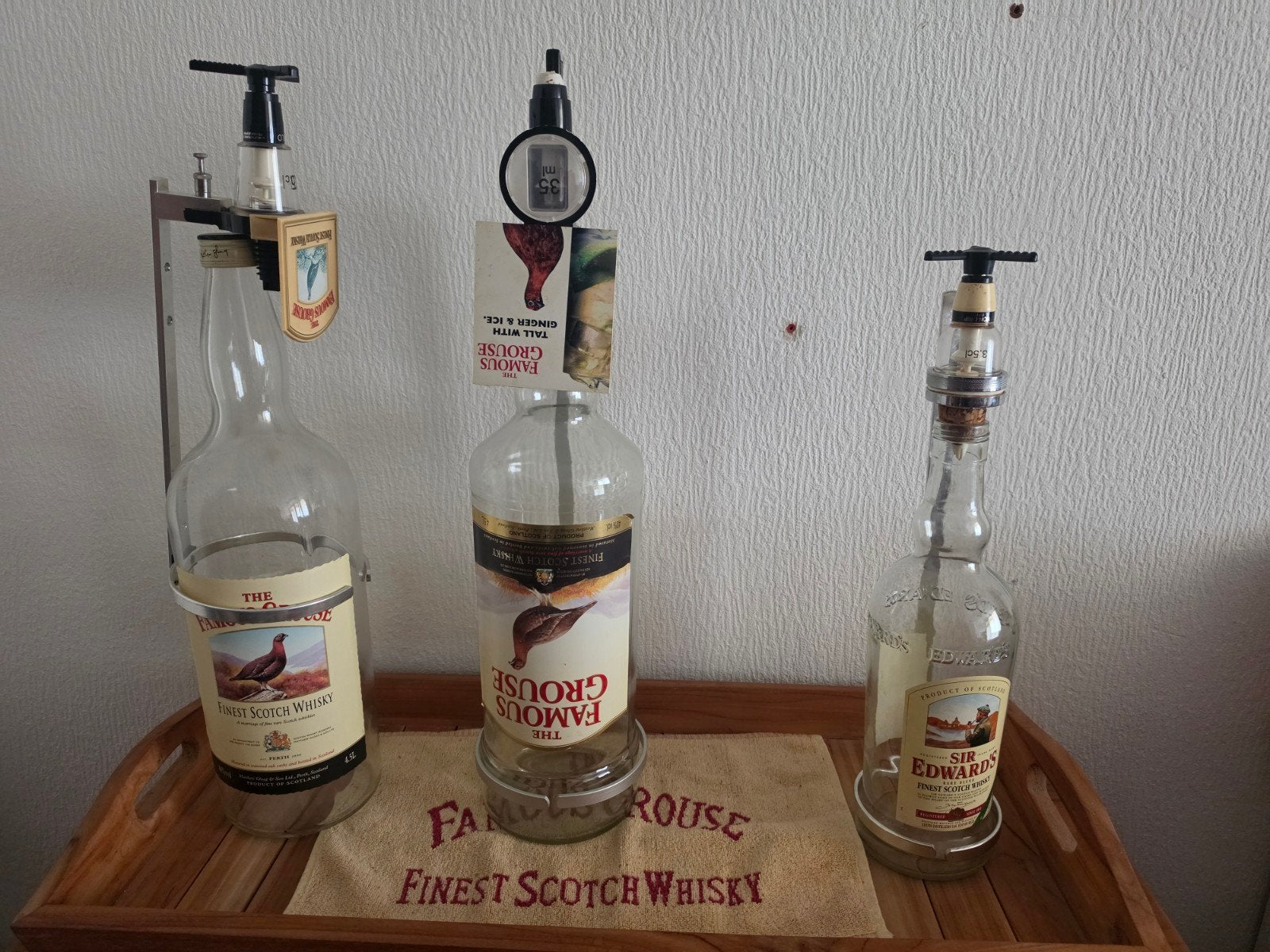 Whisky flessen met schenkers The Famous Grouse, Sir Edwards, Huis en Inrichting, Ophalen, Gebruikt
