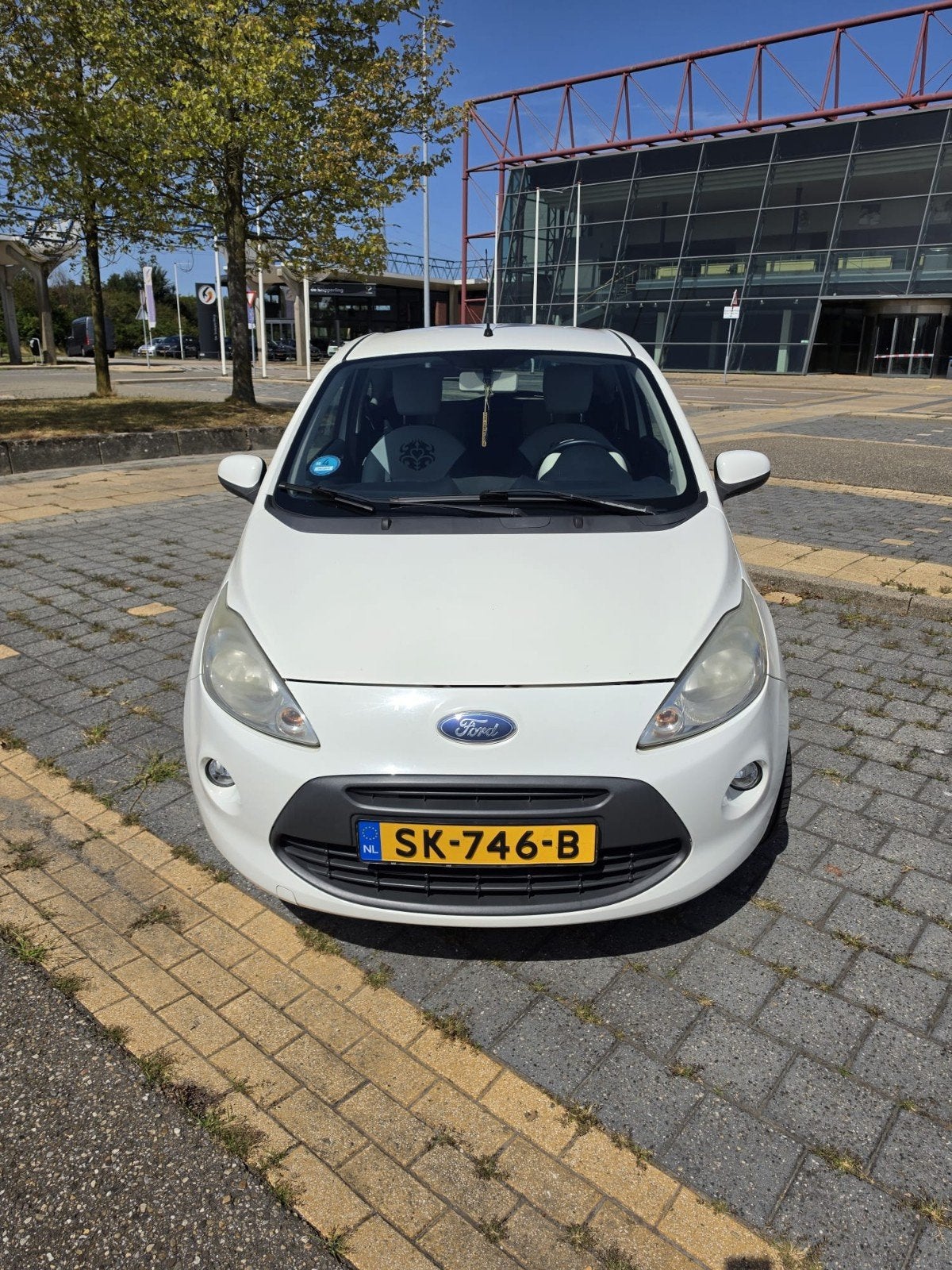 Ford Ka 1.2 Cool & Sound ( Limited Tattoo Edition ), Voorwielaandrijving, 4 cilinders, 4 stoelen, Wit