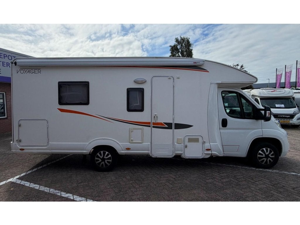 P.L.A. Camper Voyager Queensbed en hefbed zeer compleet, Caravans en Kamperen, Overige merken, Bedrijf, Tot en met 4, Minder dan 3 maanden geleden