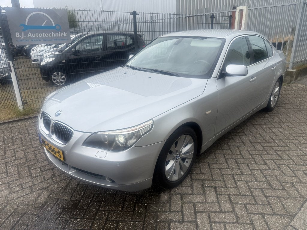BMW 5 Serie 523i Executive (bj 2006, automaat), Auto's, Automaat, Achterwielaandrijving, 2497 cc, 1465 kg