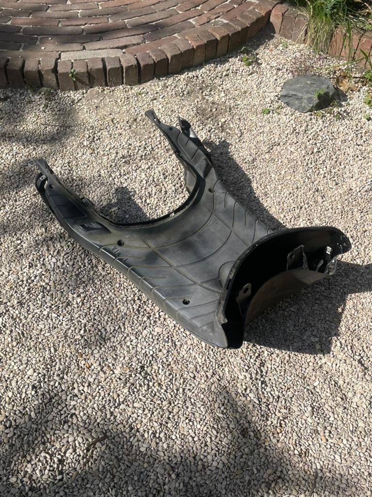 Piaggio zip treeplank + onderkuip, Fietsen en Brommers, Brommeronderdelen | Scooters, Verzenden, Zo goed als nieuw, Kap, Piaggio