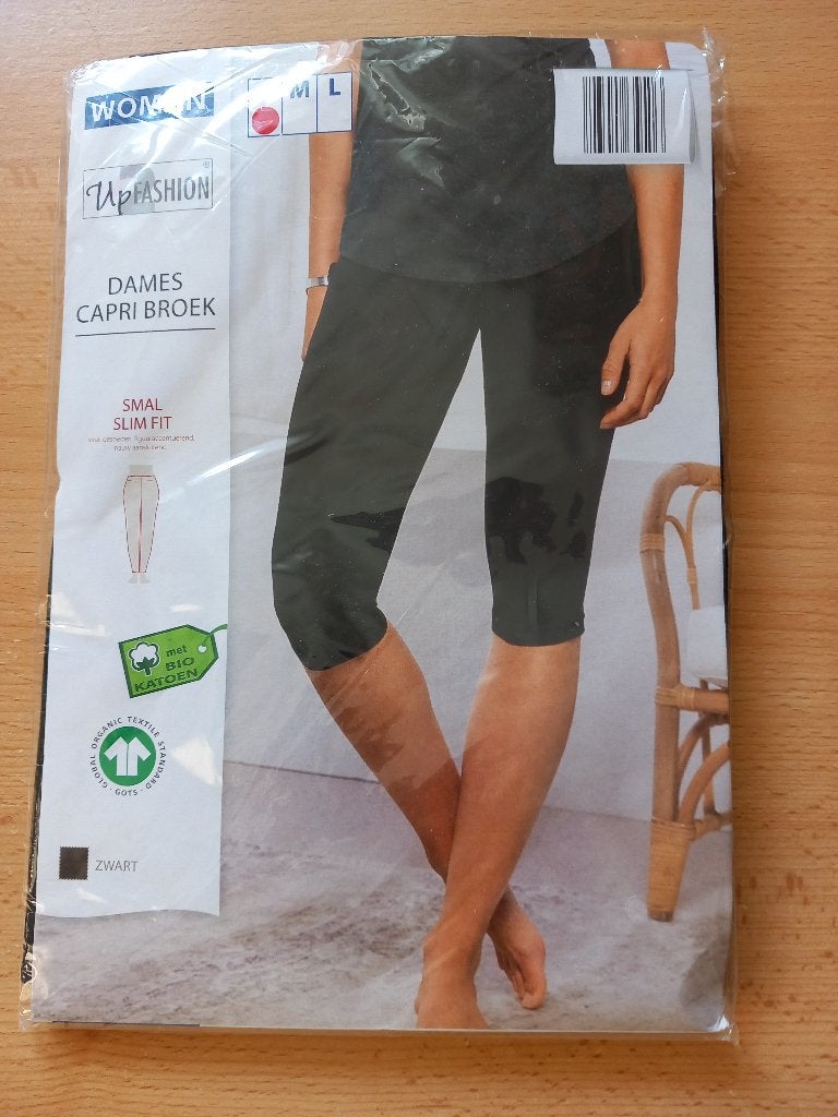 Dames capri broek., Kleding | Dames, Broeken en Pantalons, Zwart, Nieuw, Ophalen of Verzenden, Driekwart