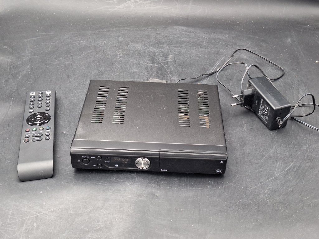 M7 SAT801 digitale satelliet HD ontvanger, Audio, Tv en Foto, Schotelantennes, Ophalen of Verzenden, Zo goed als nieuw, (Schotel)antenne-accessoires