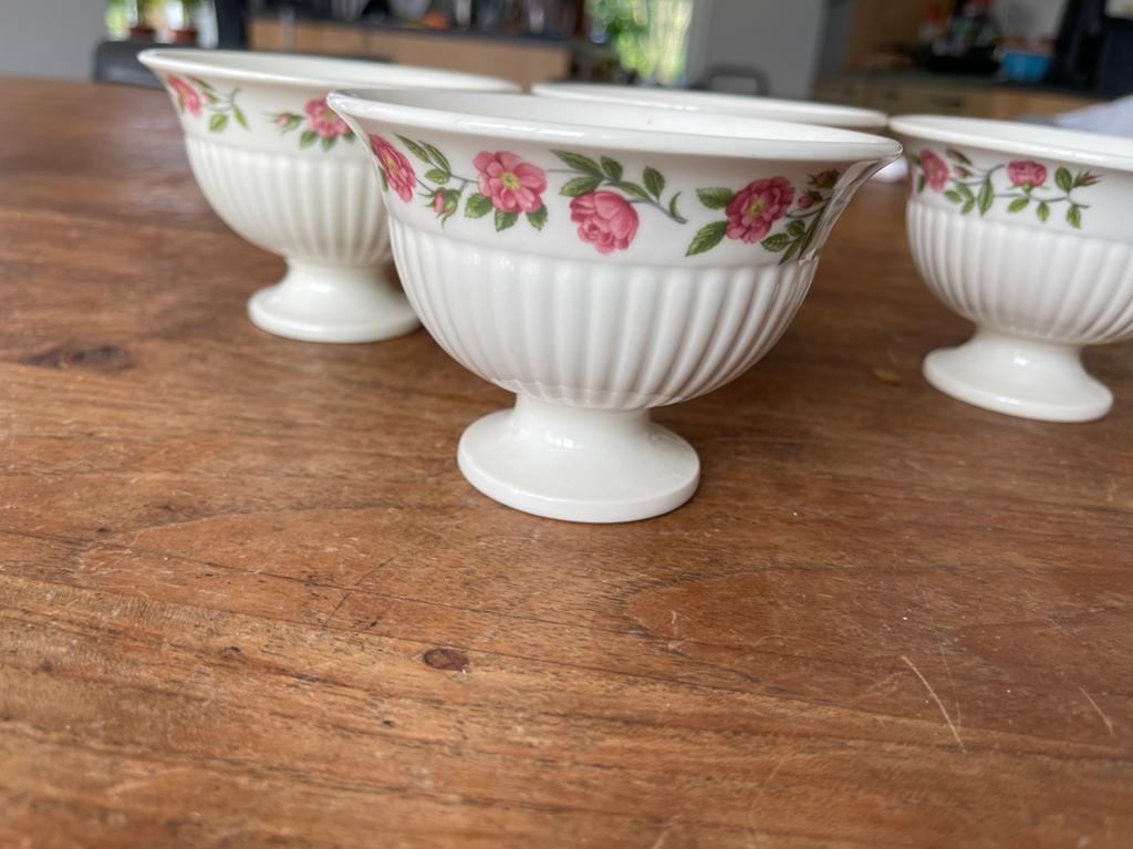 Wedgwood rosalind sherbetcup/Ijscoupe/schaaltje op voet, Huis en Inrichting, Keuken | Servies, Ophalen of Verzenden, Wedgwood