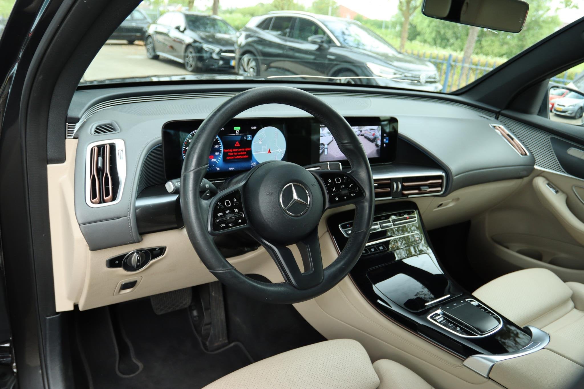MERCEDES-BENZ EQC 400 4MATIC BUSINESS SOLUTIONS 80 KWH | SOH, Automaat, Stof, Beige, 80 kWh