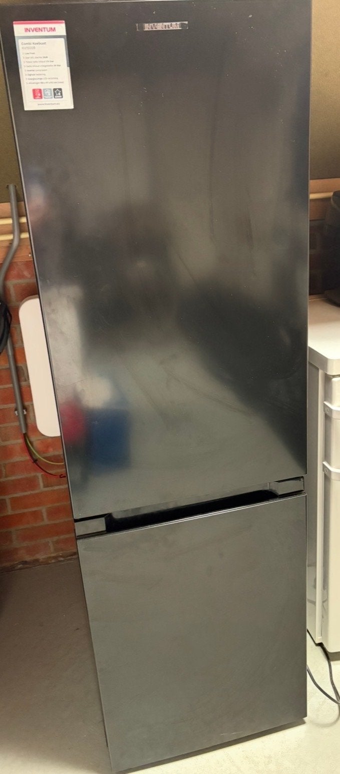 Inventum Combi Koelkast KV1500B - Zwart, Zo goed als nieuw, Ophalen, 150 tot 200 liter, Met aparte vriezer, Zo goed als nieuw