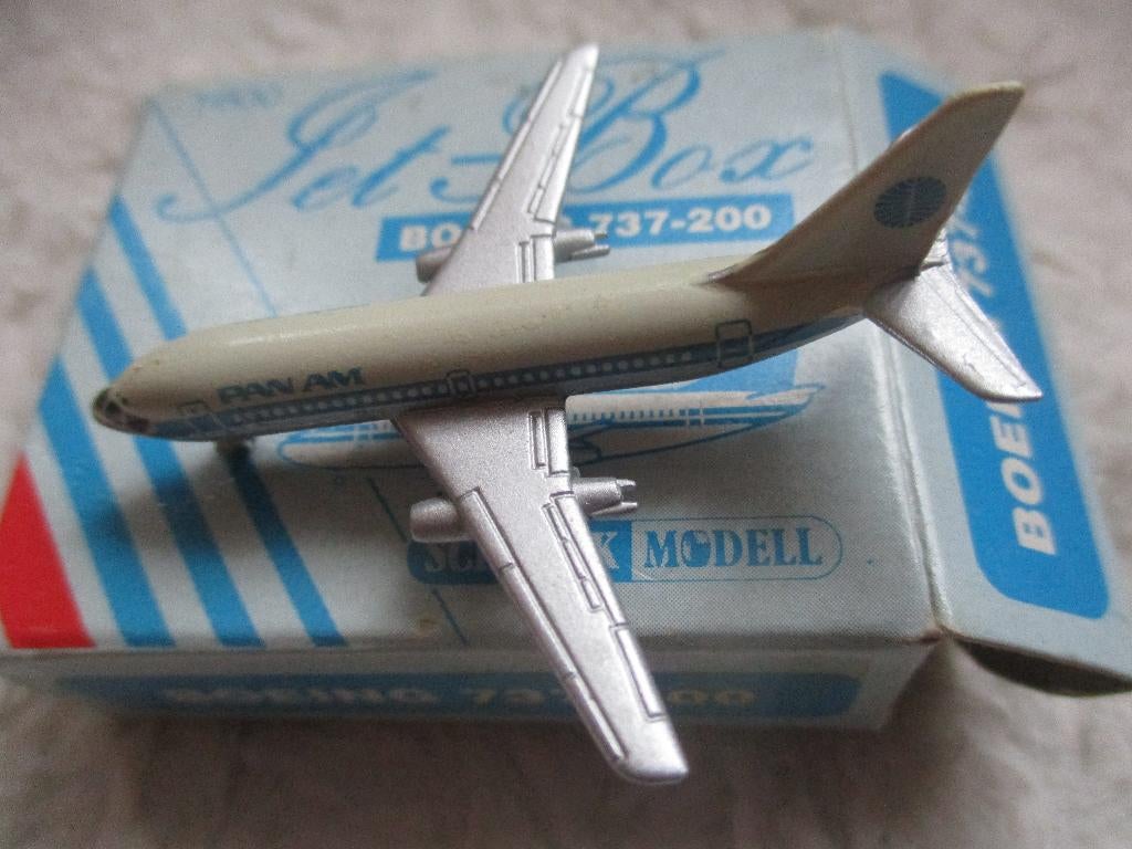 boeing 737 Schabak, Ophalen of Verzenden, Zo goed als nieuw, Schaalmodel