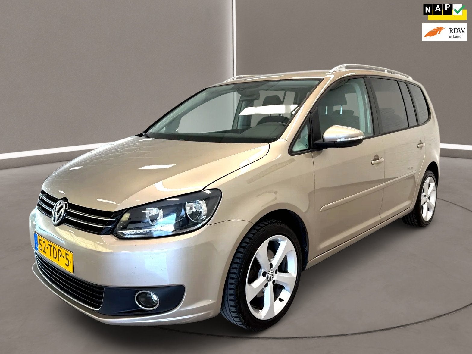 Volkswagen Touran 1.6 TDI Comfortline BlueMotion 105 Pk Airc, Voorwielaandrijving, Euro 5, Stof, Gebruikt