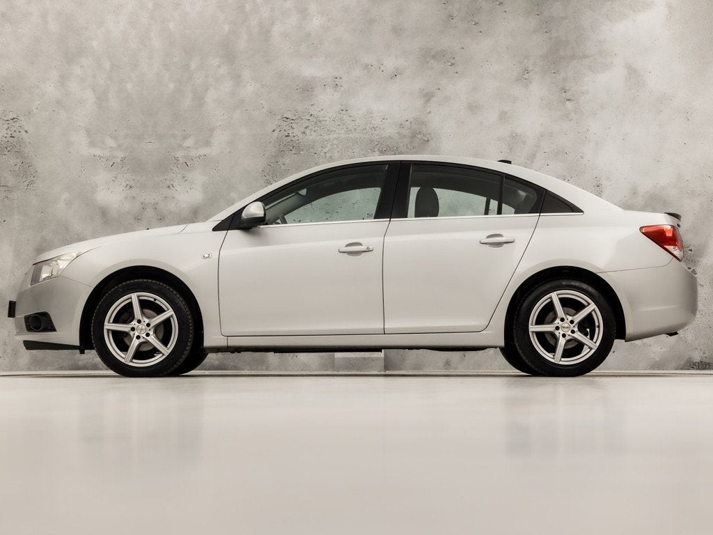 Chevrolet Cruze 1.8 LT Sport 141Pk (NAVIGATIE, CLIMATE, CRUI, Auto's, Chevrolet, Voorwielaandrijving, Gebruikt, Zwart, 4 cilinders