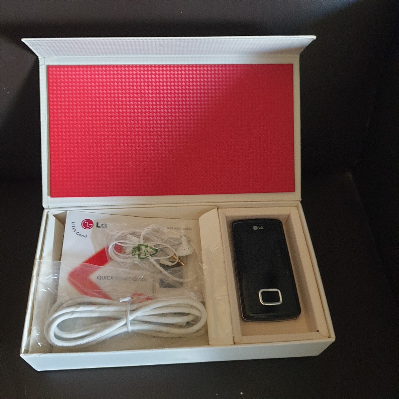 LG Chocolate KG800 Retro Telefoon in Doos - Collectors, Ophalen of Verzenden, Klassiek of Candybar, Zonder simlock, Zonder abonnement