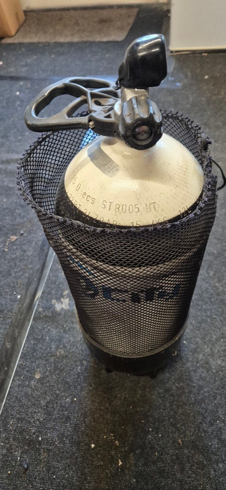 Duikfles 15L met kraan en net, Watersport en Boten, Ophalen of Verzenden, Gebruikt, Duikfles