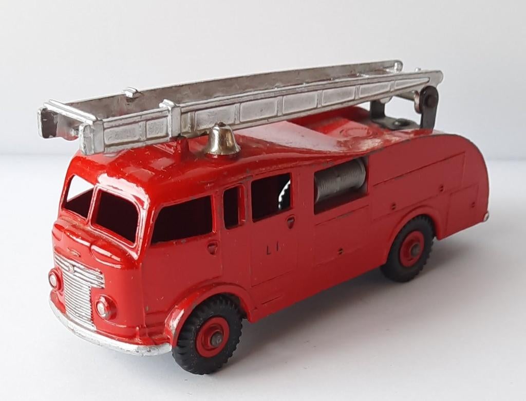 Brandweerauto - Fire Engine 955 / Dinky Toys, Ophalen of Verzenden, Zo goed als nieuw, Auto, Dinky Toys