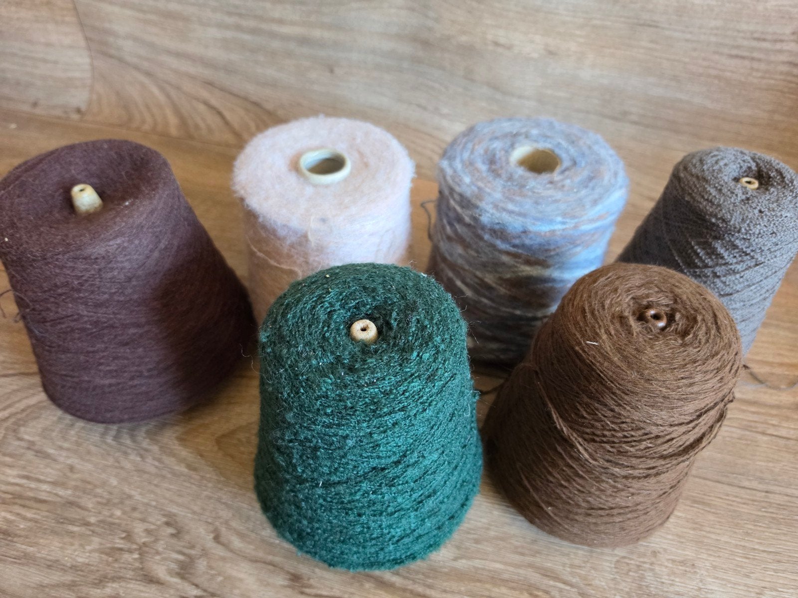 Diverse bollen wol en garen voor breien en haken, Ophalen of Verzenden, Zo goed als nieuw, Breien, Wol of Garen