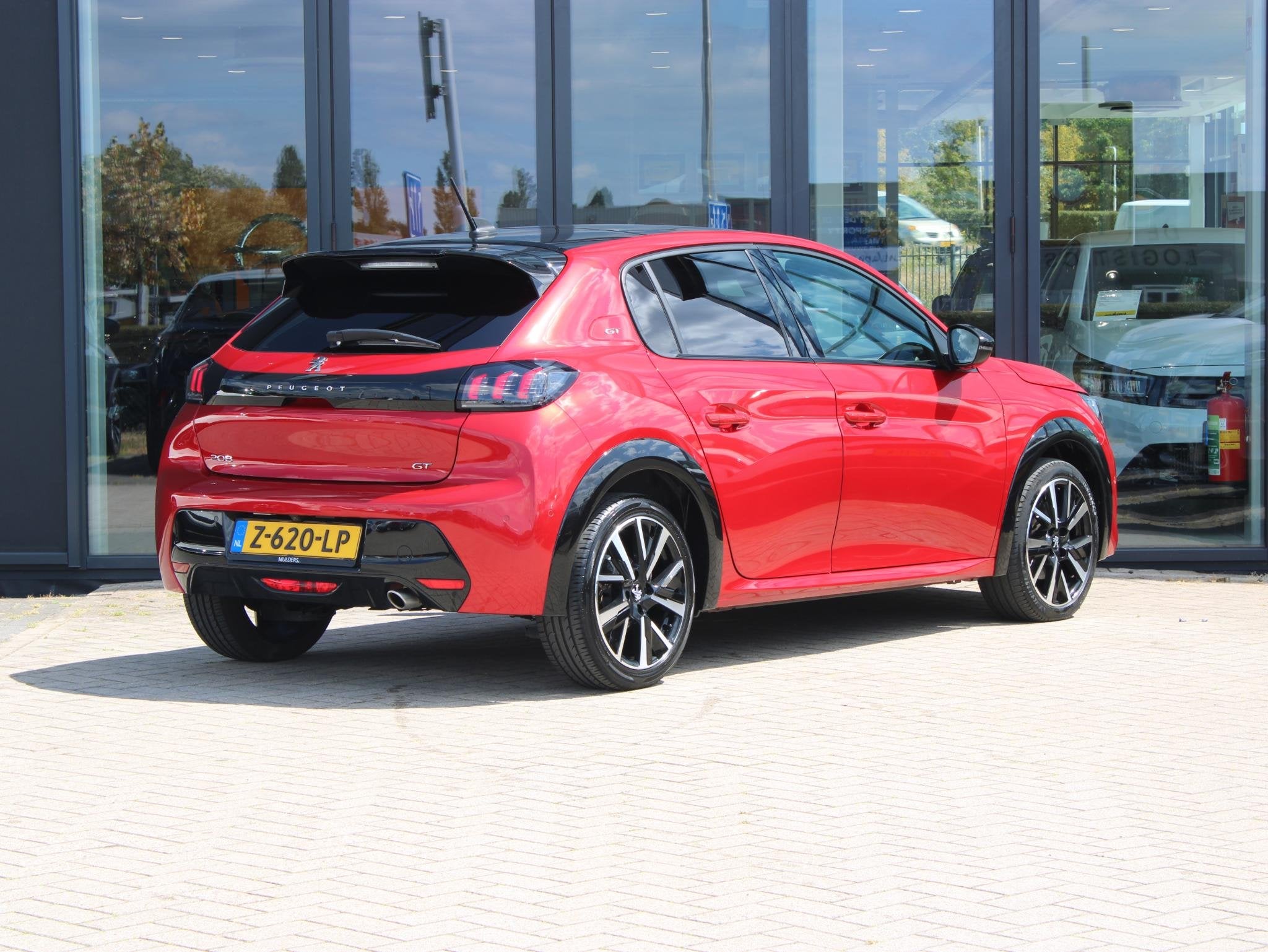 Peugeot 208 1.2 PureTech GT Pack | Stoel verwarming / Suede, Auto's, 12 maanden, 101 pk, Gebruikt, Euro 6