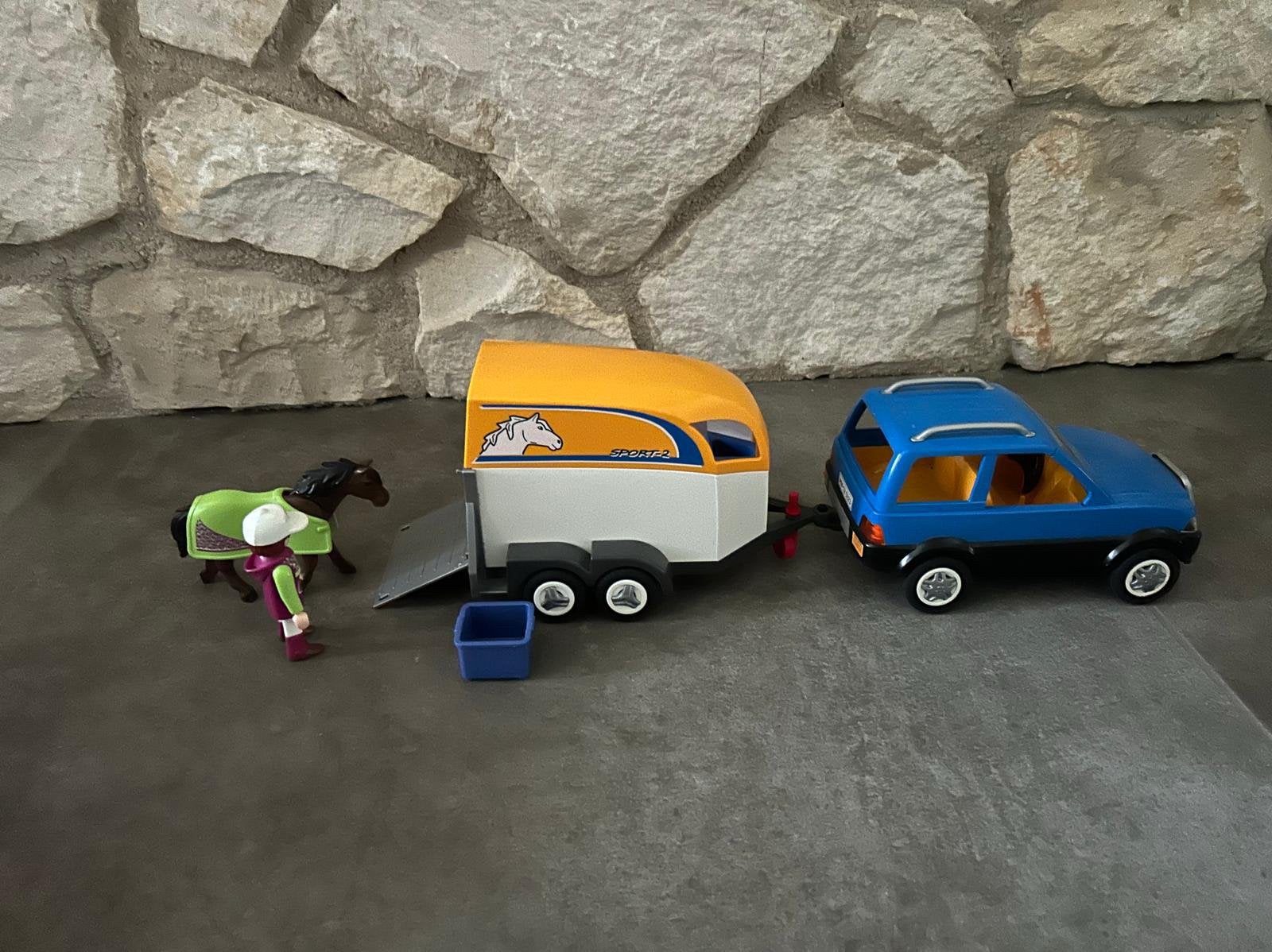 Playmobil 5223 auto met paardetrailer, Ophalen of Verzenden, Gebruikt