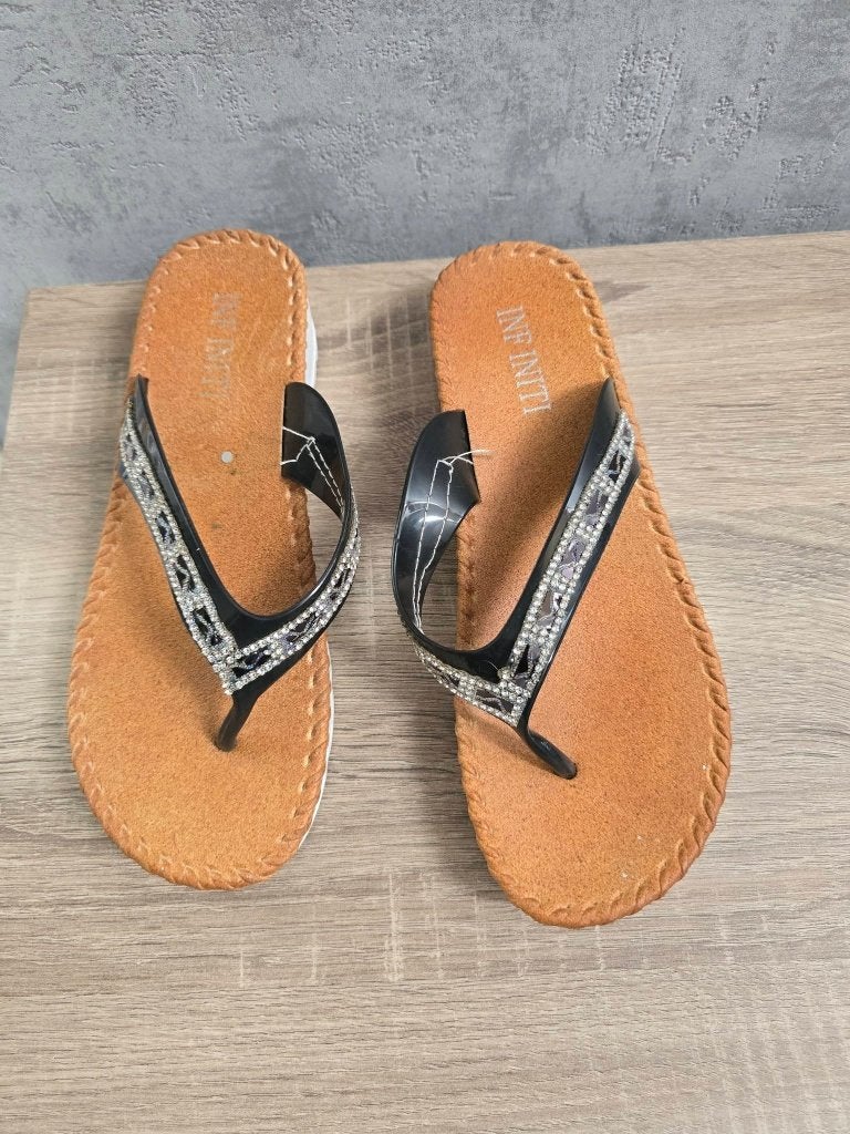 Zwarte slippers met strass steentjes maat 40, Slippers, Zwart, Ophalen of Verzenden, Zo goed als nieuw