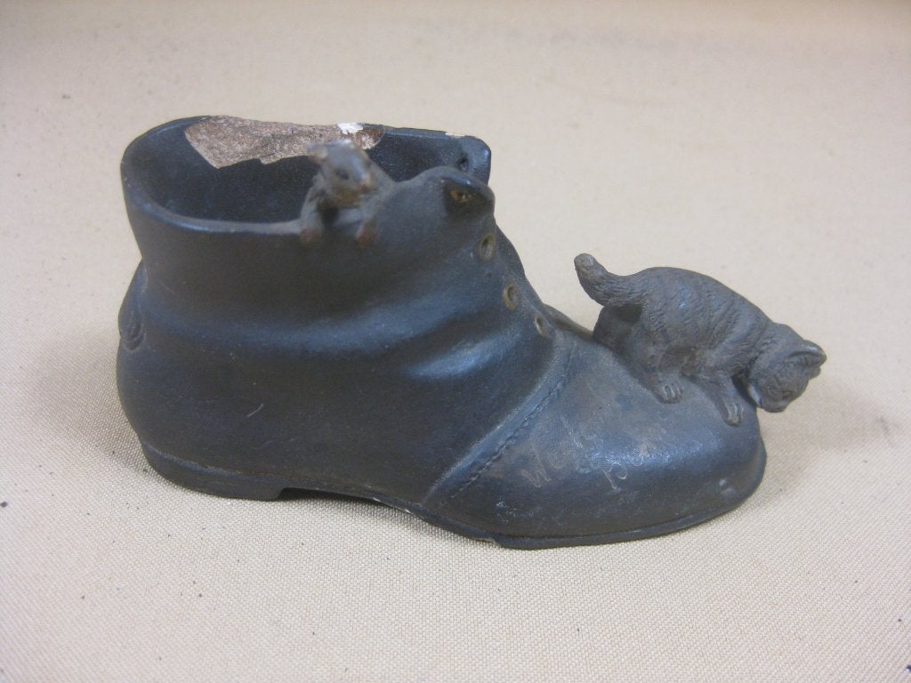 Antiek aardewerk schoentje met kat en muis, Antiek en Kunst, Ophalen of Verzenden