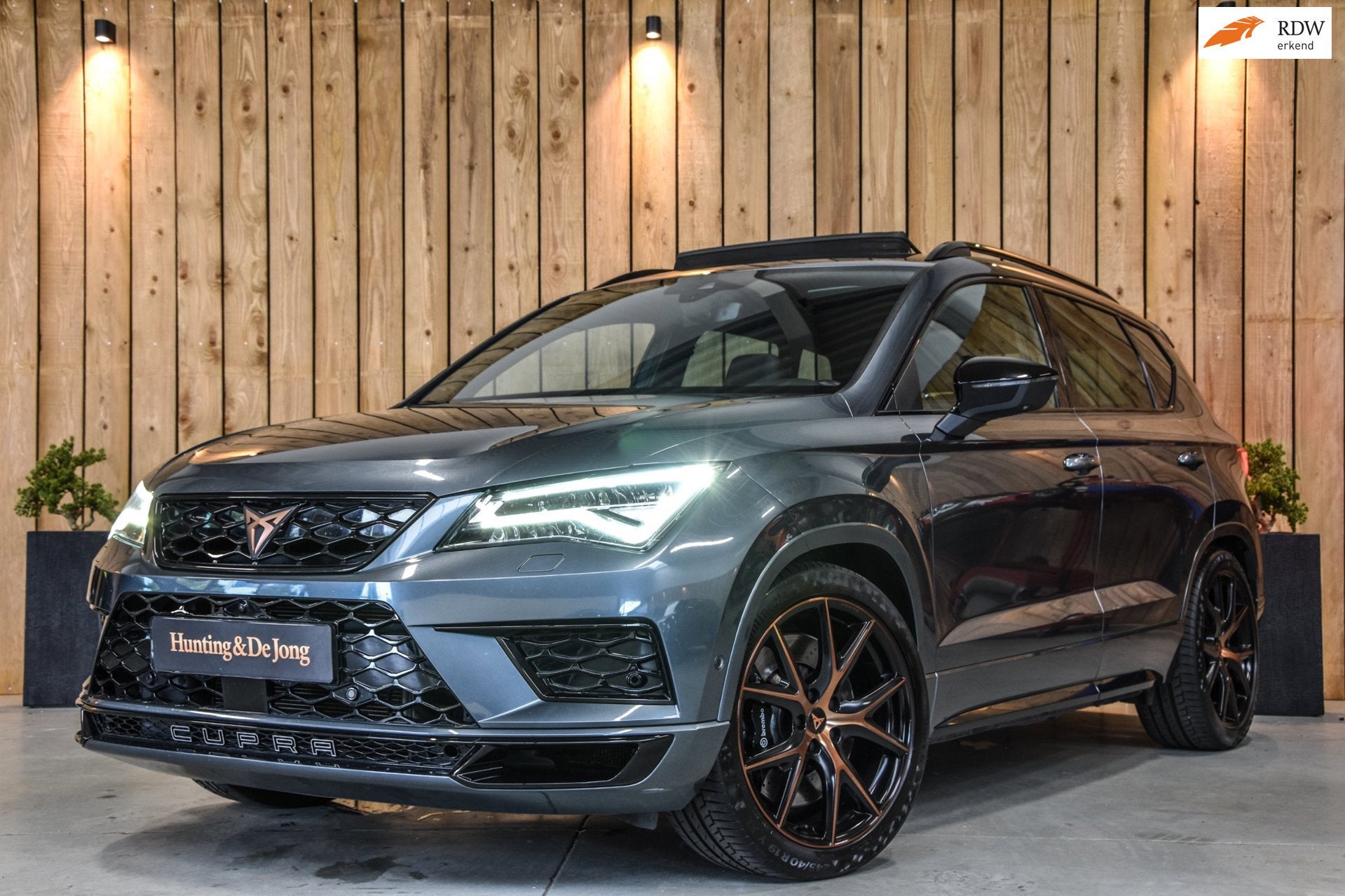 CUPRA Ateca 2.0 TSI 4DRIVE *Pano*Beats*360 Camera*Keyless*Le, Automaat, Gebruikt, Zwart, 4 cilinders