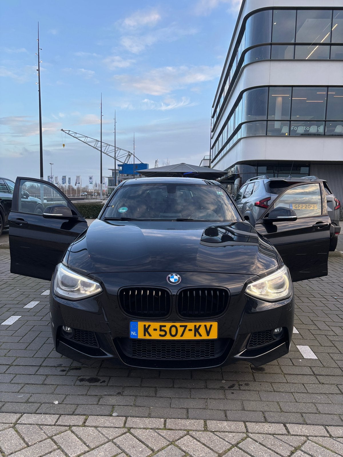 Foto 3 van BMW 1-Serie 116I 100KW 5DR 2014 Zwart