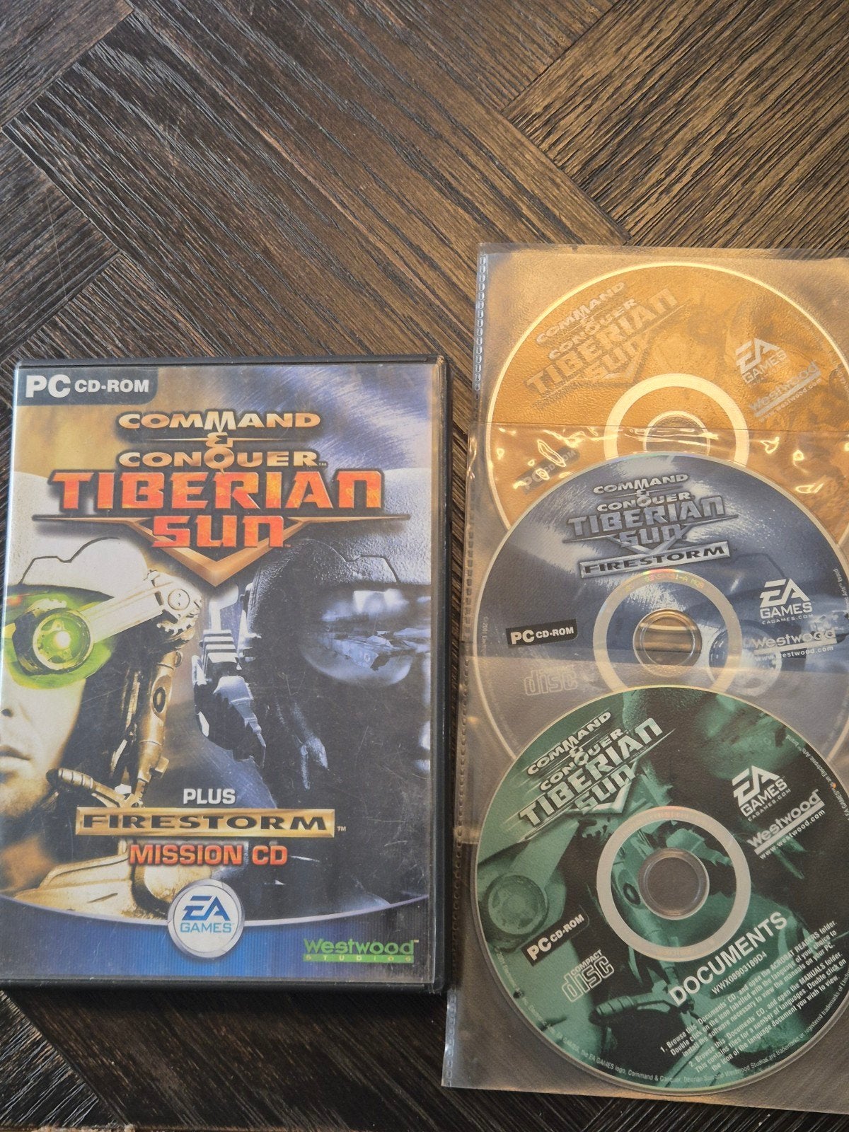 Command & Conquer: Tiberian Sun + Firestorm PC CD-ROM, Spelcomputers en Games, Games | Pc, Online, Gebruikt, 1 speler, Ophalen of Verzenden